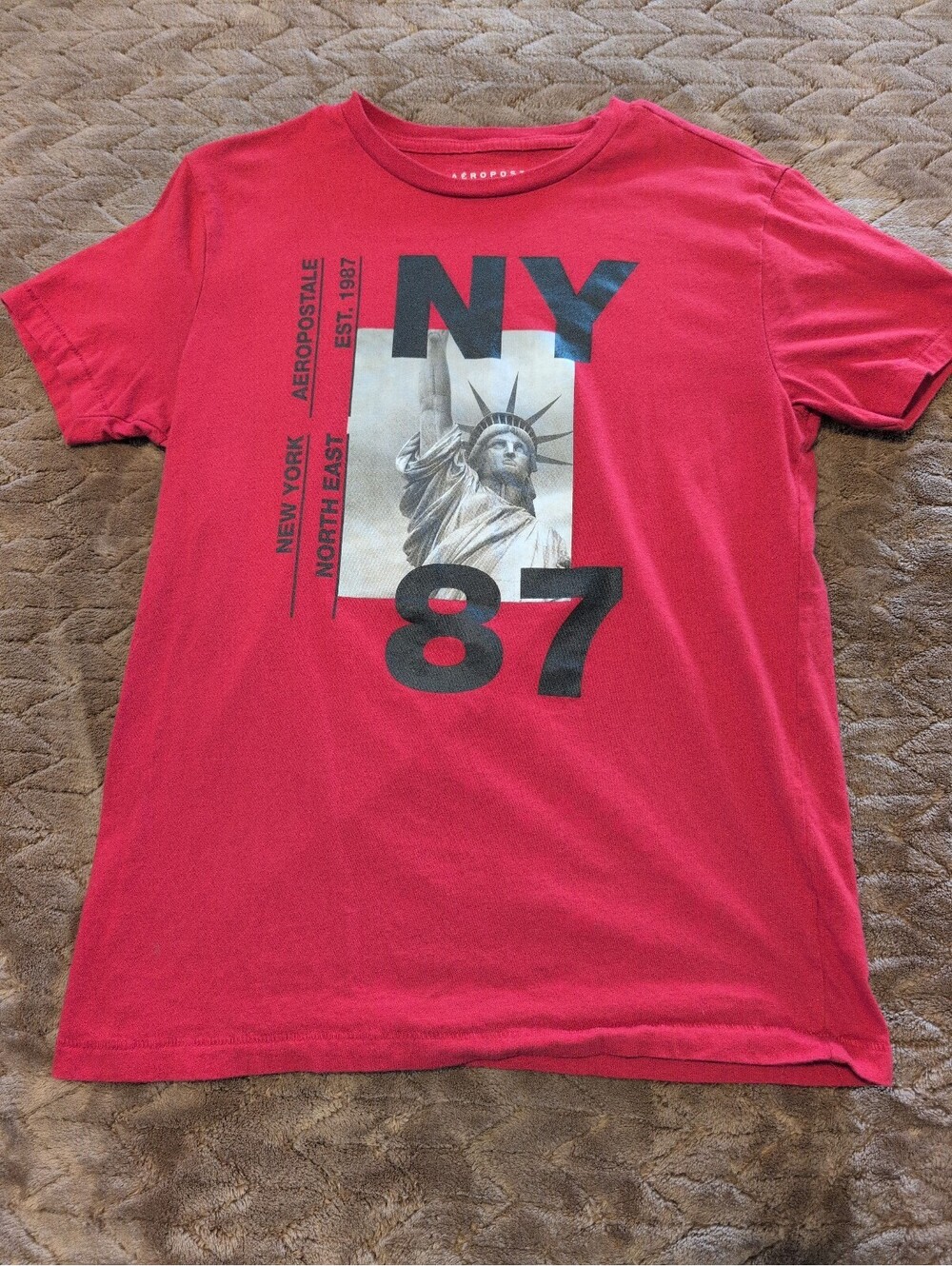 Aeropostale Red NY 87 Graphic T-Shirt Size S